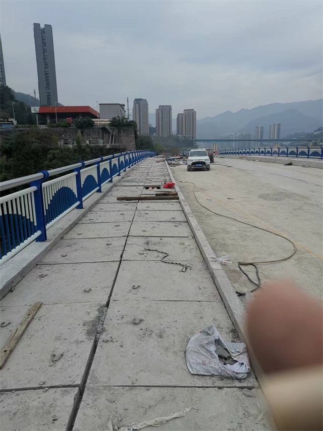 橋梁防撞護(hù)欄