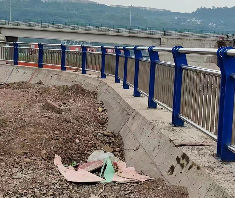 不銹鋼復合管護欄